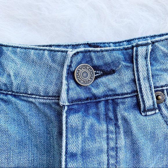 VOLCOM Cuffed Boyfriend Denim Jean Stoned Shorts 1 - Picture 10 of 15